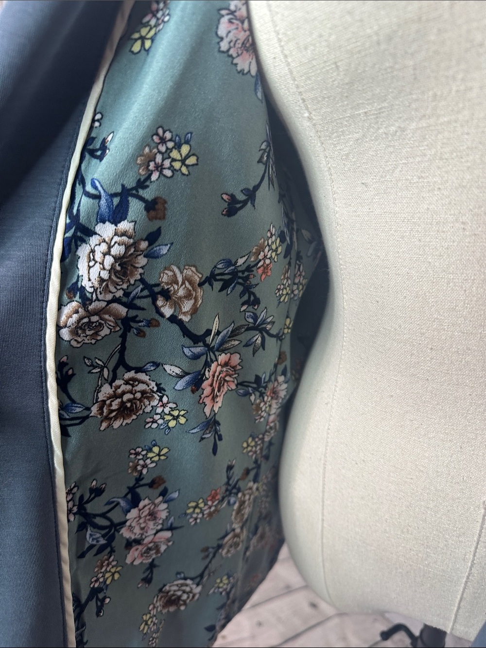 Skies Are Blue Notch Lapel 3/4 Sleeve Open Front Statement Blazer XL - 1X Modal - Picture 6 of 9